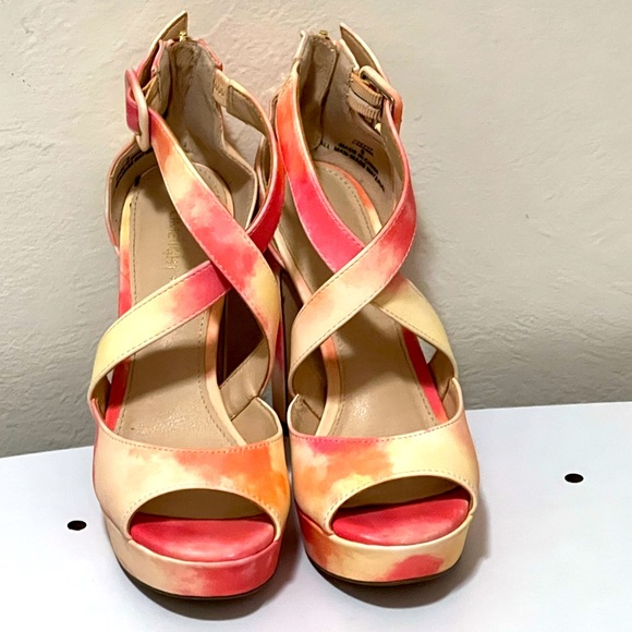 Heels - Picture 2 of 2